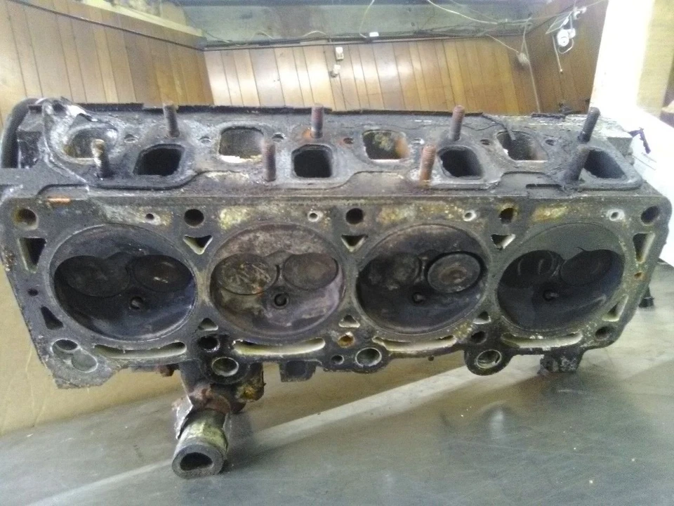 Culata Dodge Caravan 86 4-135 2,2 litros sin turbo  Foto 4 de 4