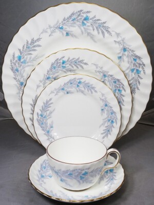 BELBRACHEN by Minton 5 Piece Place Setting NEW NEVER USED made in England