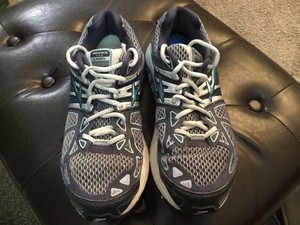 brooks sneakers for overpronation
