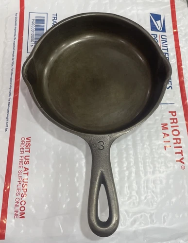 Wagner Ware 1053 No.3 Smooth Bottom Cast Iron Skillet Dual Pour Spouts Vintage