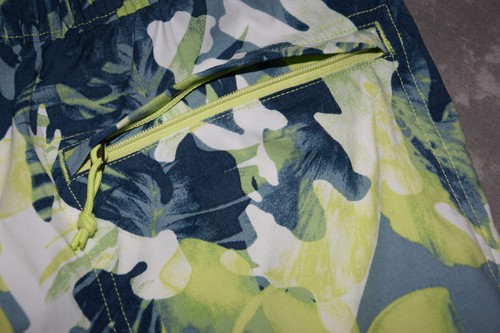 The North Face Shorts Men’s M – Nylon Quick Dry Tropical Print Classic Fit - Picture 10 of 11