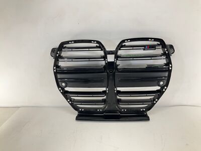 21-23 BMW M4 21-23 center  Front Center Grille