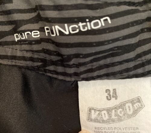 VOLCOM Pure FUNction Men’s Size 34/Black Gray And White Board Shorts  - Picture 9 of 18