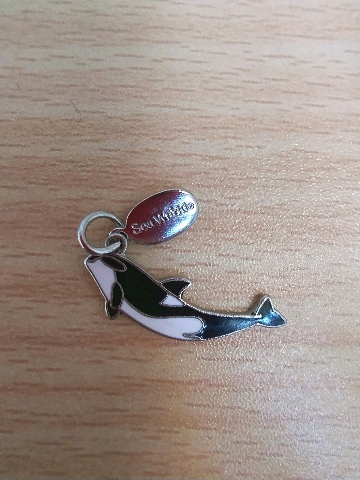 Sea World Killer Whale Bracelet Charm Pendant  Collectors Memorabilia 57