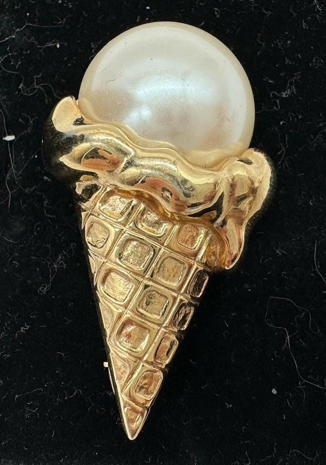 Marvella Gold Tone Pearl Accen Signed  Ice Cream Brooch Pin - Image 2 of 4