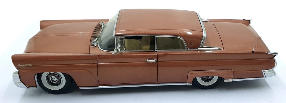 Lincoln Continental Mark III techo rígido Sun Star escala 1/18 diecast 4713 - 1958 Foto 4 de 4