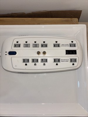 DYNEX PC/Home Office 11 Outlet, 2 Coaxial Cable, 3 Phone Line Surge Protector