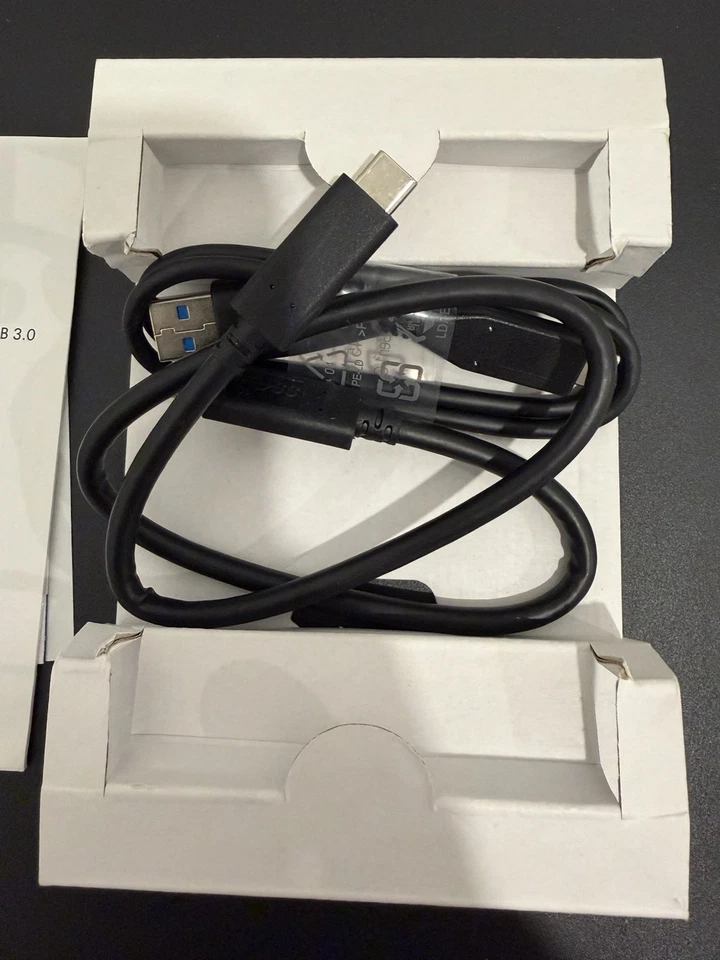 LaCie 1tb Mobile SSD Solid State Drive STHM1000400 - Image 4 of 4