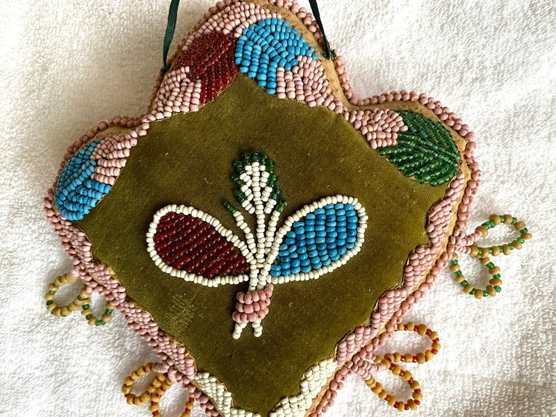 native American,  beaded cushion, beadwork,  folk art, art, Iroquois, art