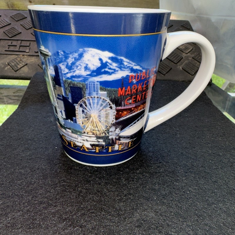 Seattle Skyline Souvenir Mug Space Needle Public Market Center Mt Rainier 14 oz