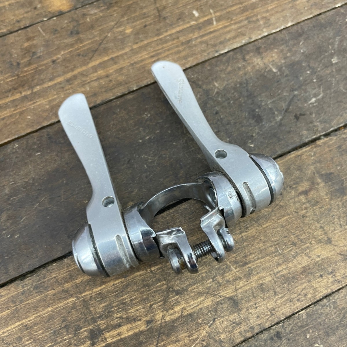 Pince à frottement à friction vintage Shimano Shifters L422 28,6