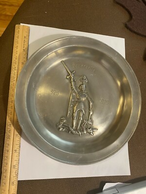 LES POTSTAINIERS of HUTOIS FINSTAIN PEWTER PLATE BRUOCSELLA 979