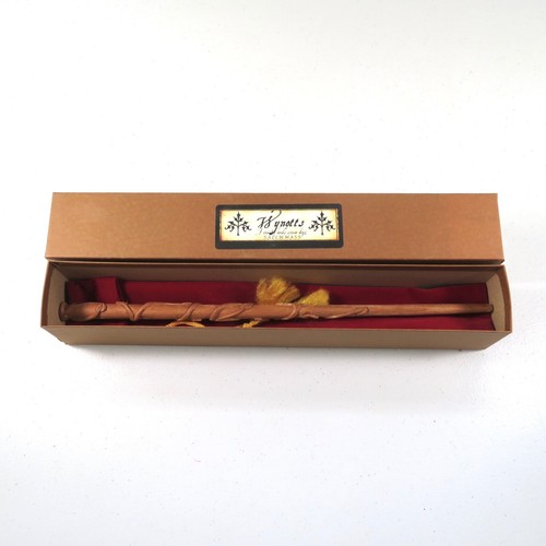Harry Potter Wand Wynotts Wands Shop Salem MA Wood NIB 14 1/8" - Picture 5 of 12