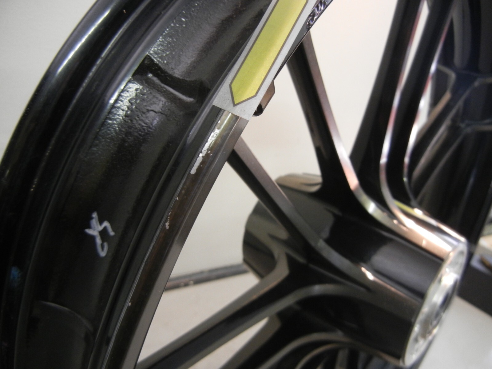 2022 Harley Davidson CVO Road Glide Front Wheel 21" x 3.5" Used eBay