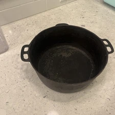 Vintage Wagner Ware Sidney O 1268 H 10" Cast Iron Dutch Oven Pot No Lid or handl