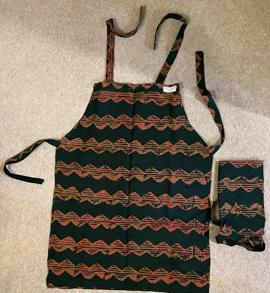 New Vintage Ghana Handmade Batik Table Linen Set 2 His & Hers Aprons Tablecloth - Image 2 of 4
