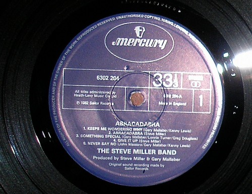 Steve Miller Band : VINYL LP - Abracadabra- Mercury- 6302 204 (1982) - Photo 4 sur 4