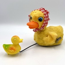 Vintage Tin Wind Up Toy - Duck Family Mama With Baby, Head swivels