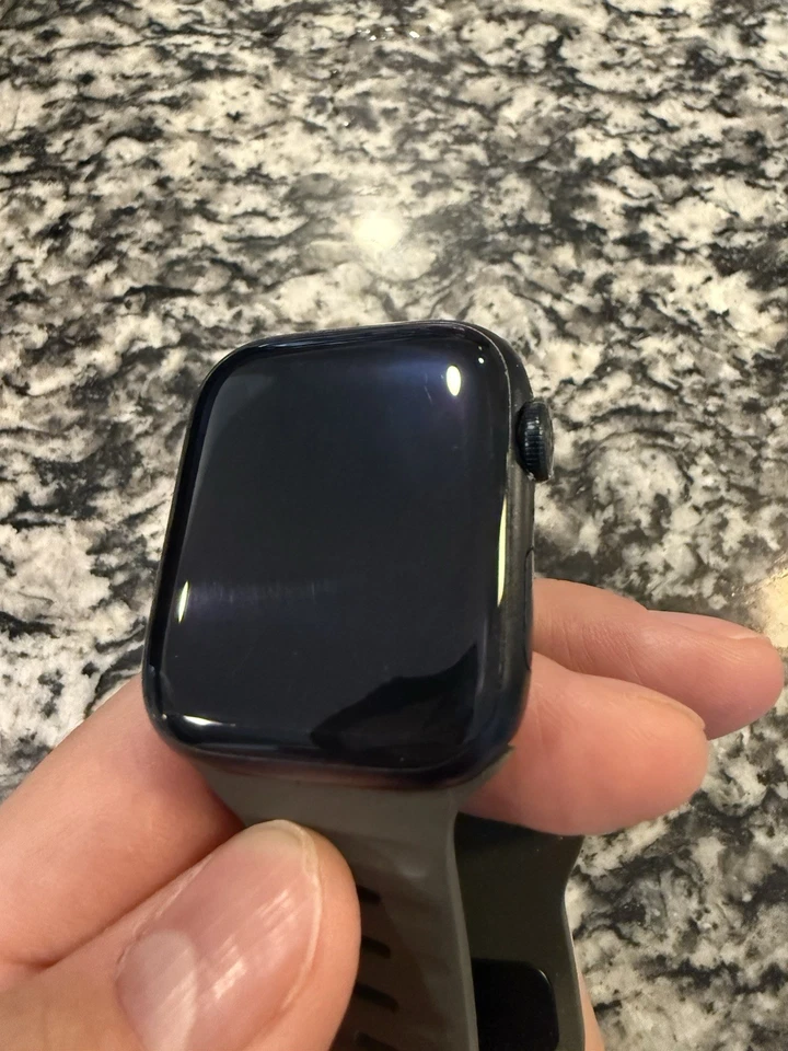 Apple Watch Series 9 - Image 3 of 4