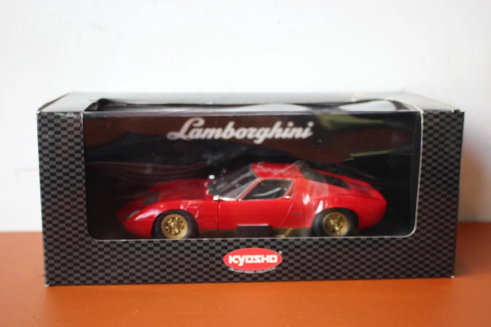 Kyosho 1:18 Lamborghini Miura P400 SV (Red) No.08313R Die-Cast Car - Image 2 of 4