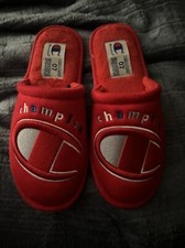 Champion Women  s Size 7 Slippers 