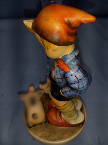 Hummel Goebel FARM BOY #66 (con maiali) - TMK6 - Statuetta alta 5 3/8 - Foto 4 di 7