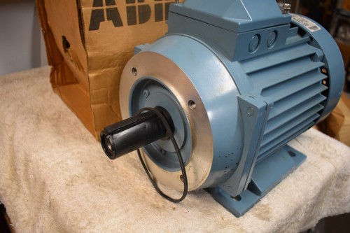 ABB 4M10C04AX20904 Electric Motor M3AA 100 LC-4 M2000 380-415Y 200-240V 5.40 HP - Picture 2 of 16