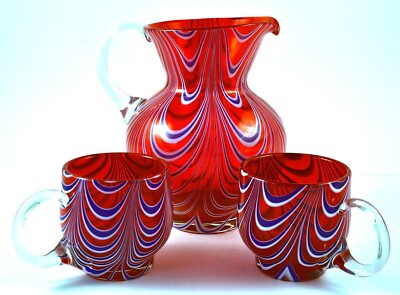 Glas Set: Krug/Kanne mit zwei Bechern – Kammmuster – 70er/80er Jahre