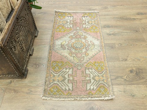 Muted Pink Oushak Rug | Vintage Wool Small Mat | Rustic Accent Decor| 1.7 x 3 ft - Picture 5 of 11