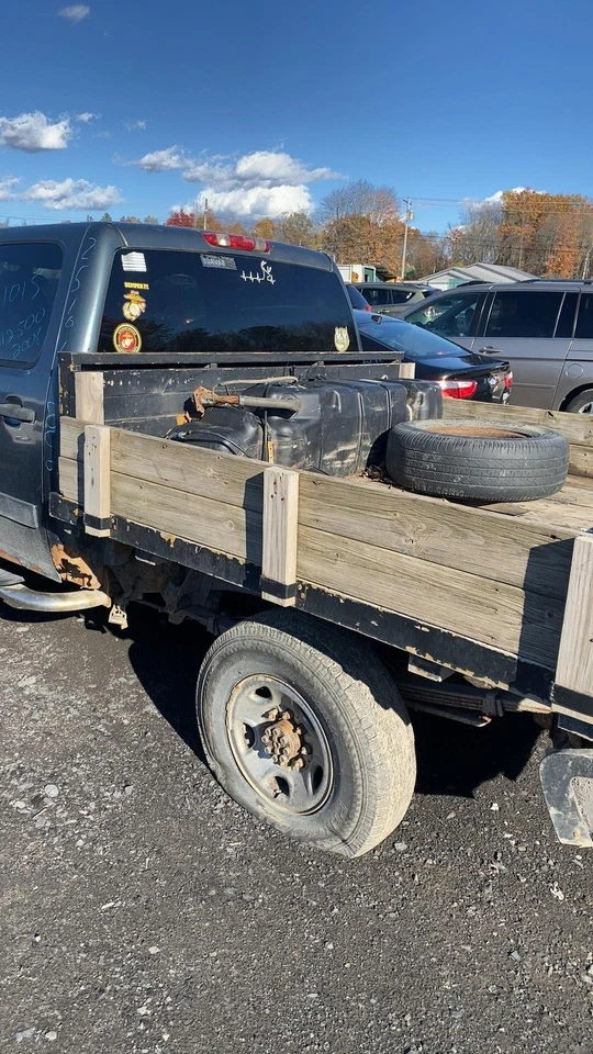 07 08 09 10 CHEVY SILVERADO 2500 Hood - Image 4 of 4
