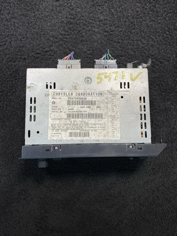 Jeep Grand Cherokee 1996 estéreo AM/FM radio reproductor de casete unidad OEM P04704386AC Foto 4 de 4