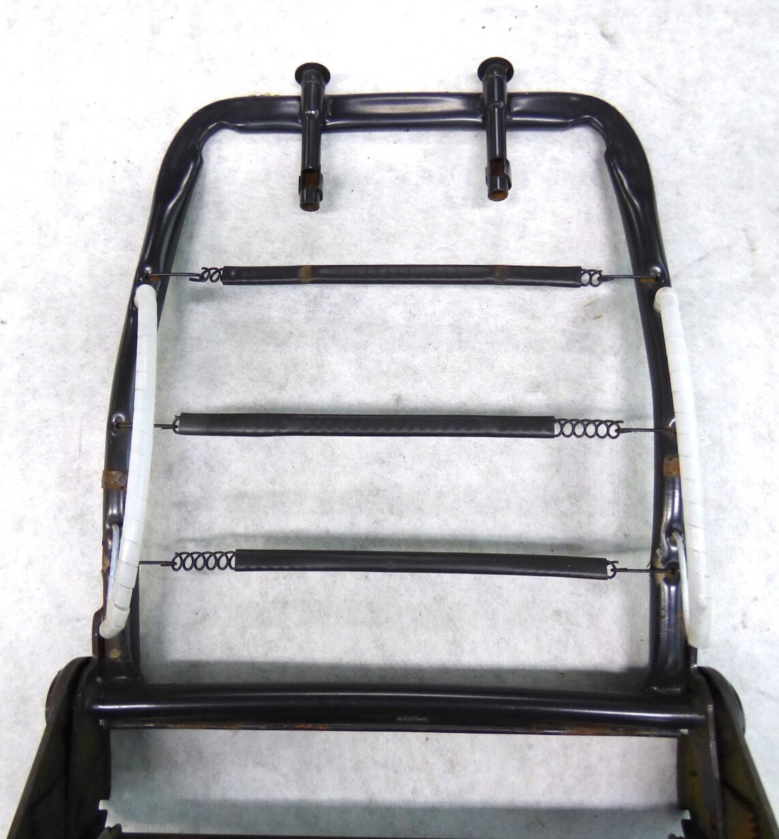 Mercedes WOLF 250GD W461 seat frame front A4619100126 4619100634
