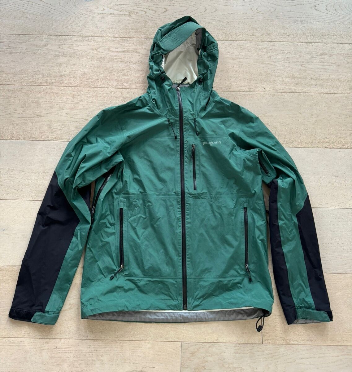 Patagonia Torrentshell Stretch Hooded Rain Jacket H2NO 84795 Patagonia Torrentshell Stretch Hooded Rain Jacket H2NO 84795