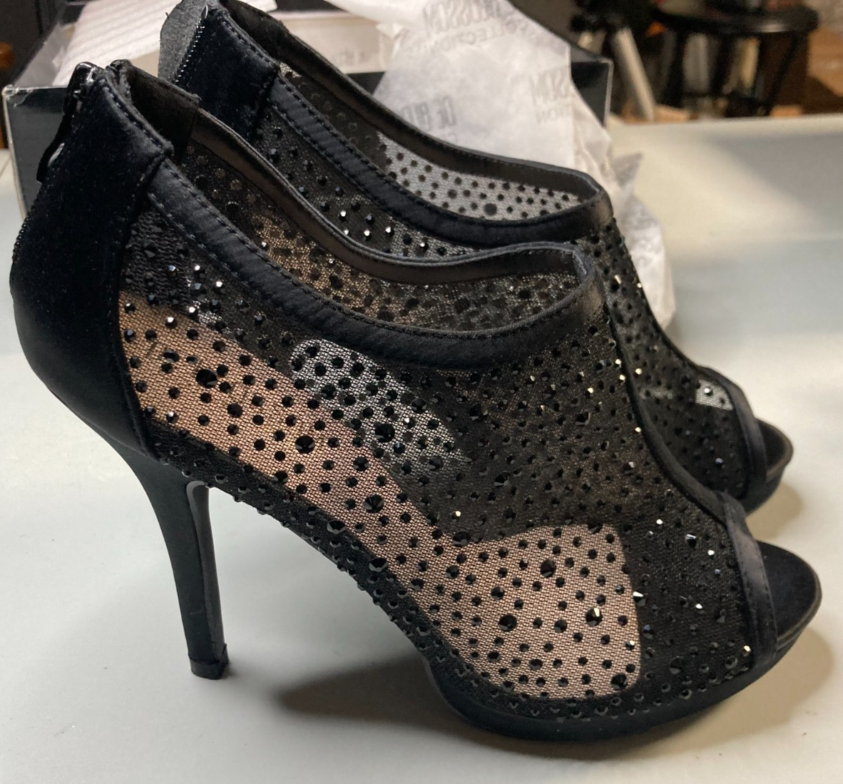 Womens Size 8.5 De Blossom Collection Peep Toe Black Jeweled Heels New Nice!