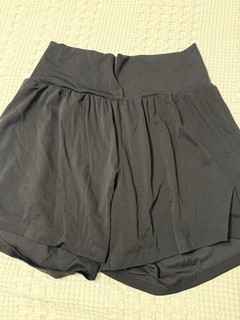 Pantalones Cortos de Yoga HALARA Grandes Largos Negros Cintura Alta 2 en 1 Tenis Atléticos Fluidos Nuevos con Etiquetas