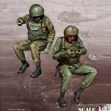 1/35 Scale Modern Helicopter Crew Resin Figures Seated Pilots for Diorama Model