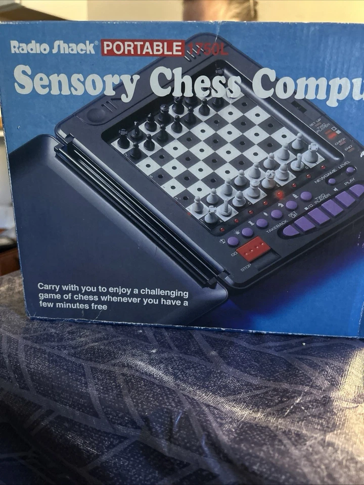 Vintage 1996 Radio Shack Chess Computer Companion 60-2444 Portable 1750L - Image 4 of 4