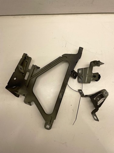 BMW 7 F01 F02 F03 F04 2013 Halterung Kotflügel 7184180 RVU2940