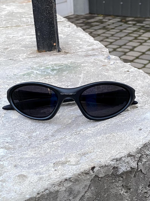 Retro Oakley Minute 1.0 Polarized Sunglasses Black Frame Black