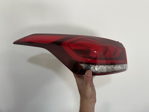 GENESIS SEDAN & G80 2015-2020 OEM LEFT DRIVER SIDE LED TAIL LIGHT LAMP ASSEMBLY - Picture 2 of 9