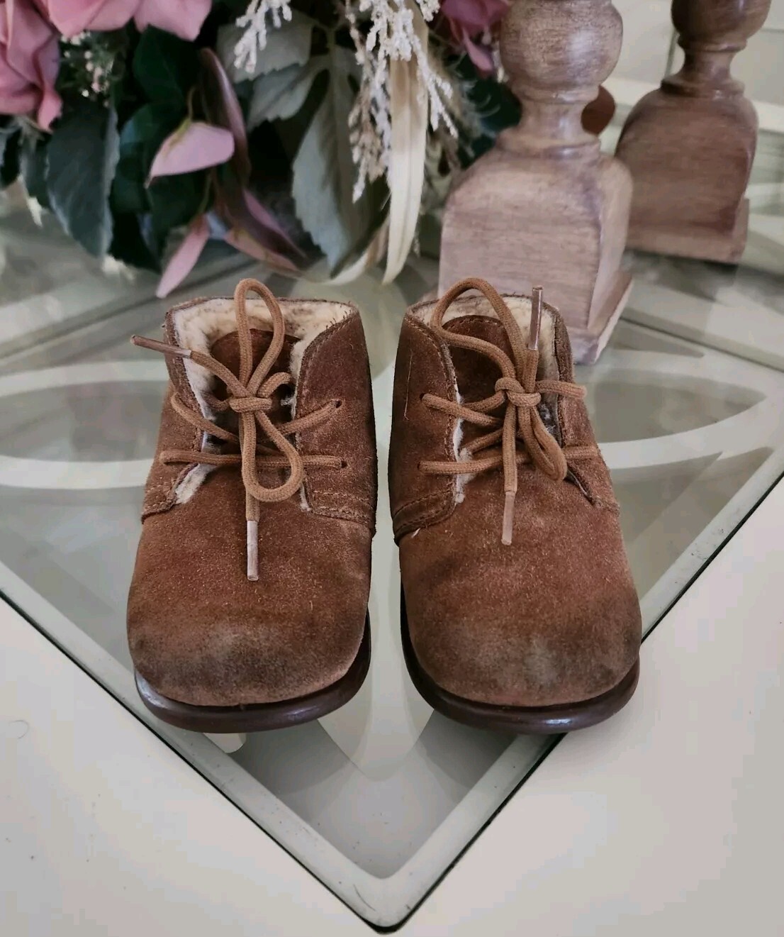 UGG Leather Toddler Shoes Size M Tan Ankle Boots Original Sheepskin Lace Up.-image