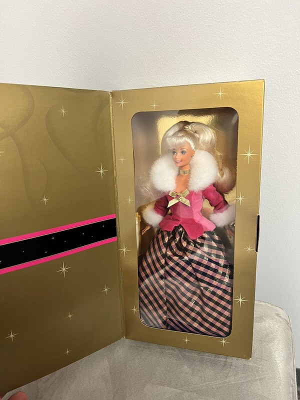 1996 Vintage BARBIE Avon Winter Rhapsody Special Edition Blonde 16353 NRFB