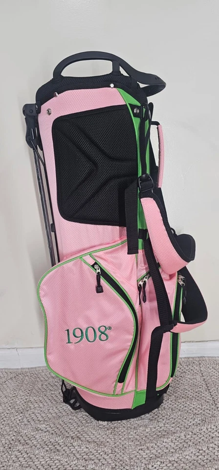 BOLSA DE GOLF ALPHA KAPPA ALPHA SORORITY, TAMBIÉN CONOCIDA COMO BOLSA DE GOLF Foto 4 de 4