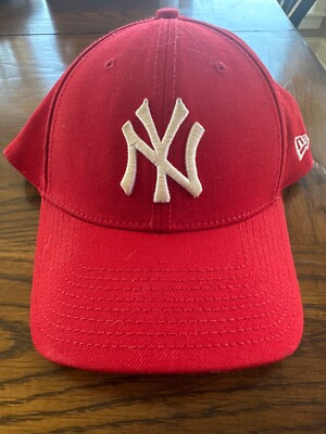 New Era NY Yankees Red & White Limited Baseball Cap fitted, Med-Large