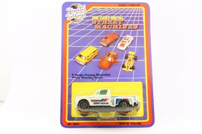 Yatming 1700 Chevrolet Chevy Stepside White Pick-Up Road Tough Thailand Die Cast