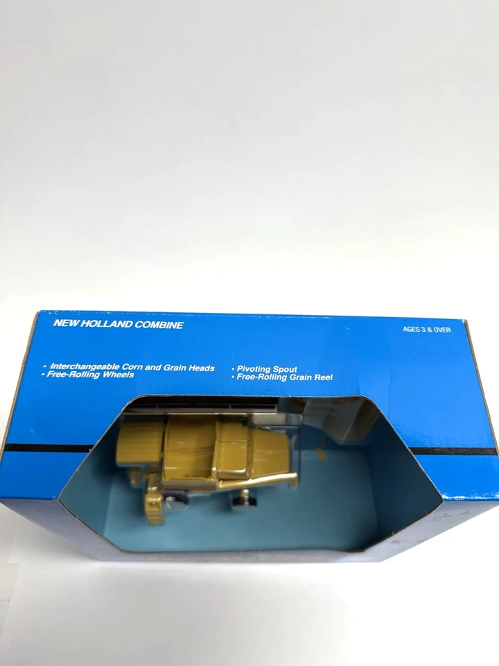 VINTAGE SEALED NEW Ertl Replica Farm Machines New Holland Combine 1992 Die Cast - Image 3 of 4