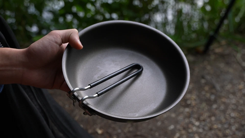 GSI | SARTÉN ANTIADHERENTE DE TEFLÓN DE 8" SARTÉN PLEGABLE LIGERA PARA CAMPING Y PESCA Foto 2 de 4