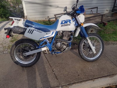 #ad #ad 1990 SUZUKI DR650se DR650 RARE EXCEPTIONAL CLEAN 1800 MILES $5500.00