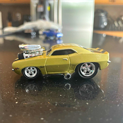 2000 Funline Muscle Machines 1:64 1969 Chevrolet Camaro Z28 Pro Street