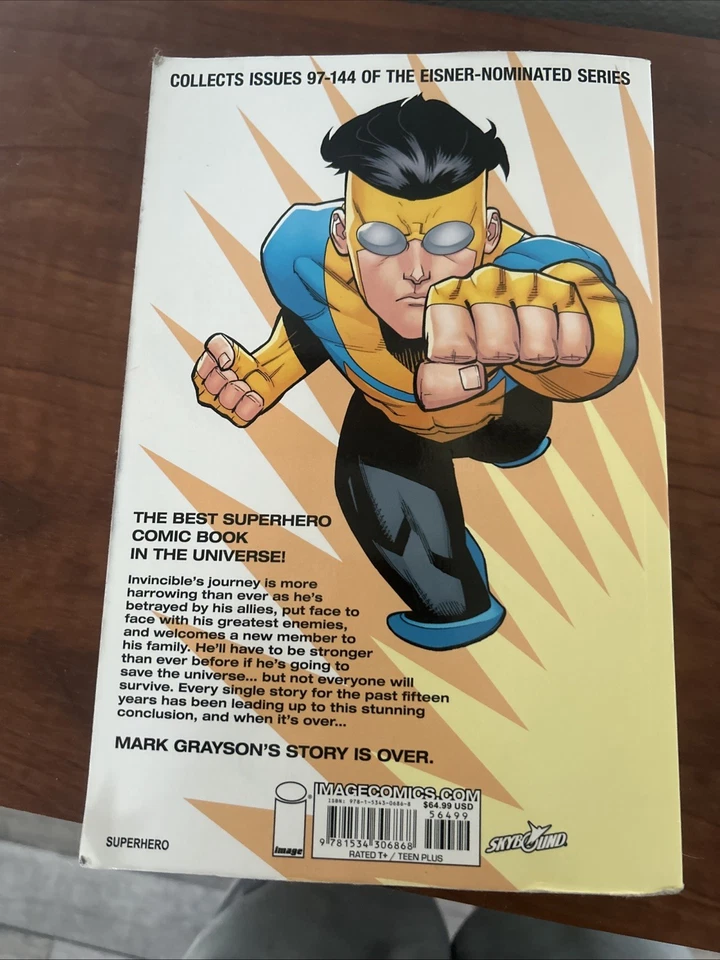 Invincible Compendium Three, Robert Kirkman Image Comics Pre-Owned   - Image 4 of 4